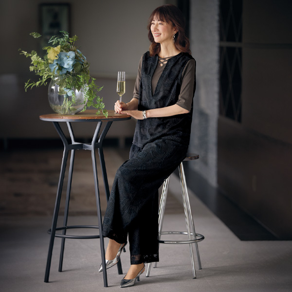 ペイズリー柄総刺しゅうワイドパンツ