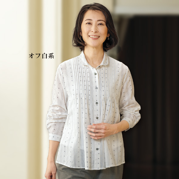 花柄刺しゅう風プリント綿混ピンタック使いブラウス