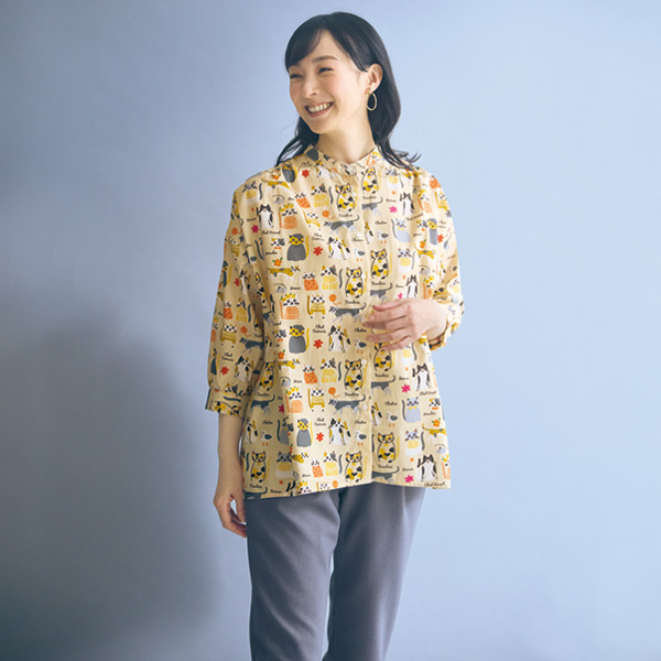 ネコちゃんイラストのプリントブラウス