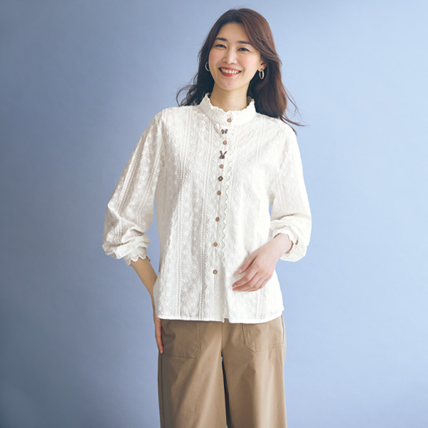 ワッペン使い綿100％総刺しゅうブラウス