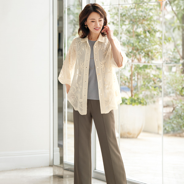 ボタニカル刺しゅうブラウス