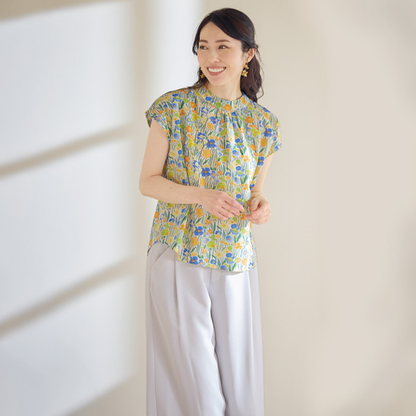 花柄プリントブラウス