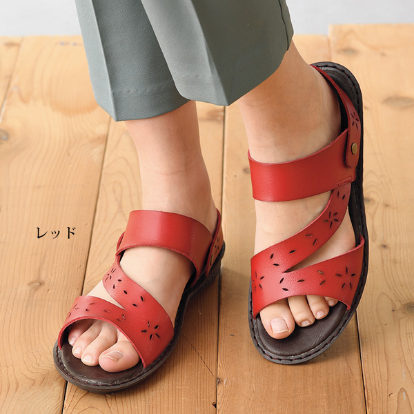 パンチング可動ストラップサンダル