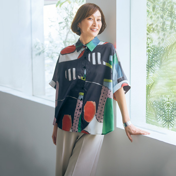 綿100％水彩風イラストブラウス