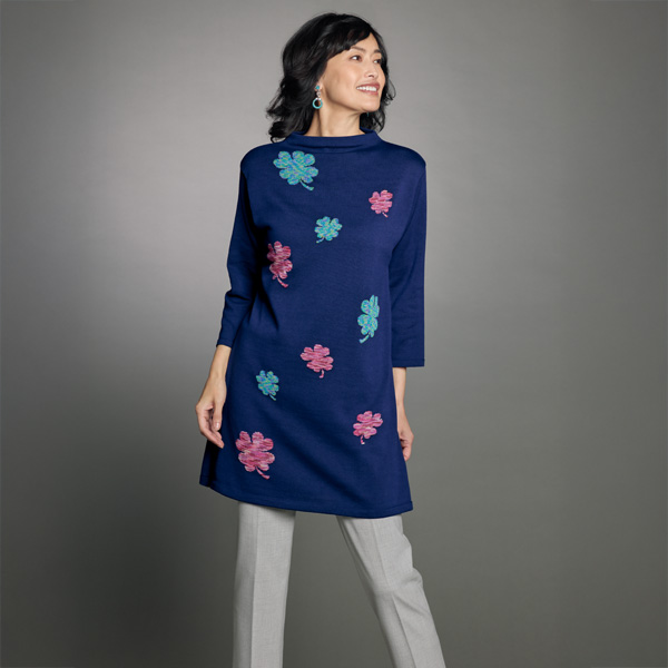 かすり糸使いクローバー柄ニットチュニック