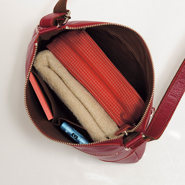 イノセント・サック ソフト牛革ショルダーバッグ innocent Sac
