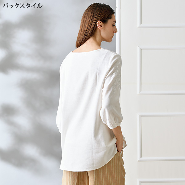 リーフ刺しゅうブラウス
