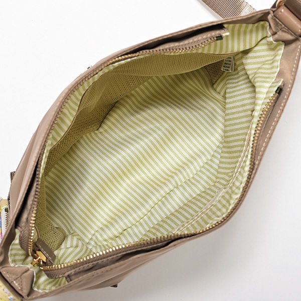 ローラアシュレイ 縦型ショルダーバッグ LAURA ASHLEY