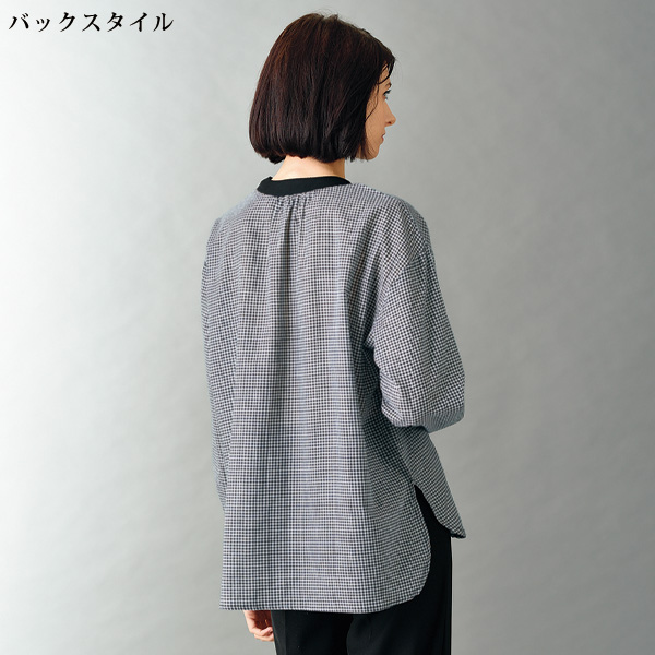 リブ使いブラウス