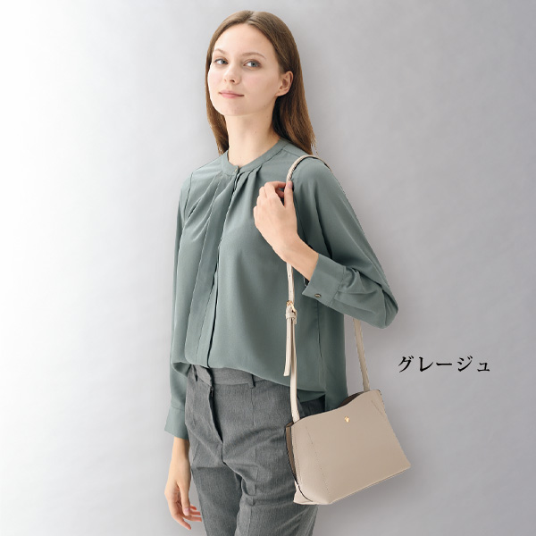 ソフト素材3層式ポシェット