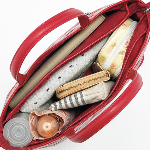 山羊革ドット型押し手提げバッグ