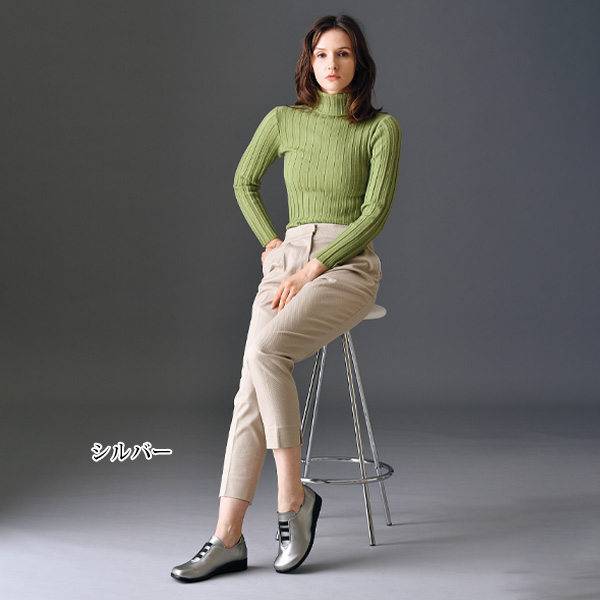 ゴム紐ゆったりタウンシューズ