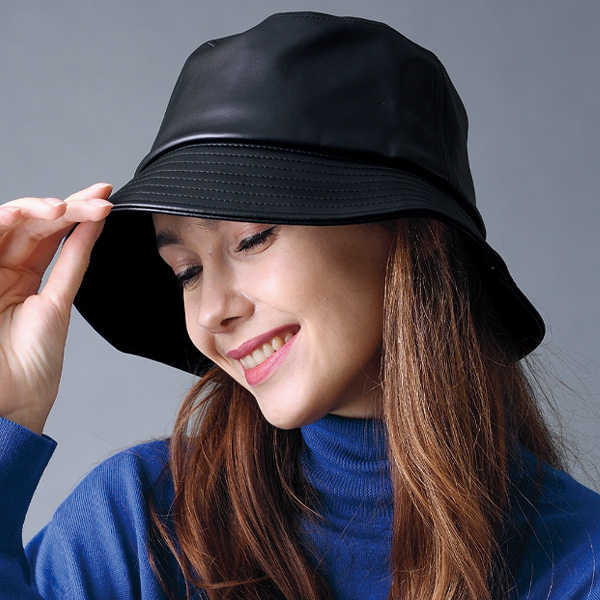 フェイクレザーバケットハット