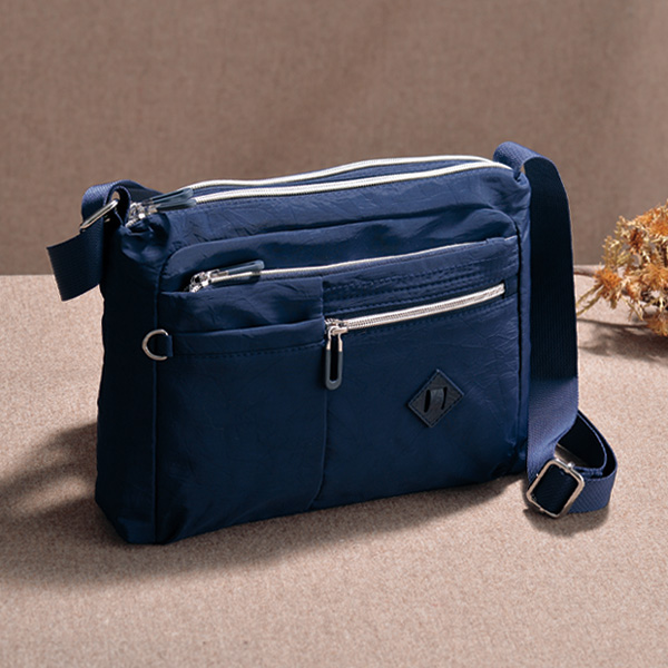 シワナイロン軽量多ポケットショルダーバッグ