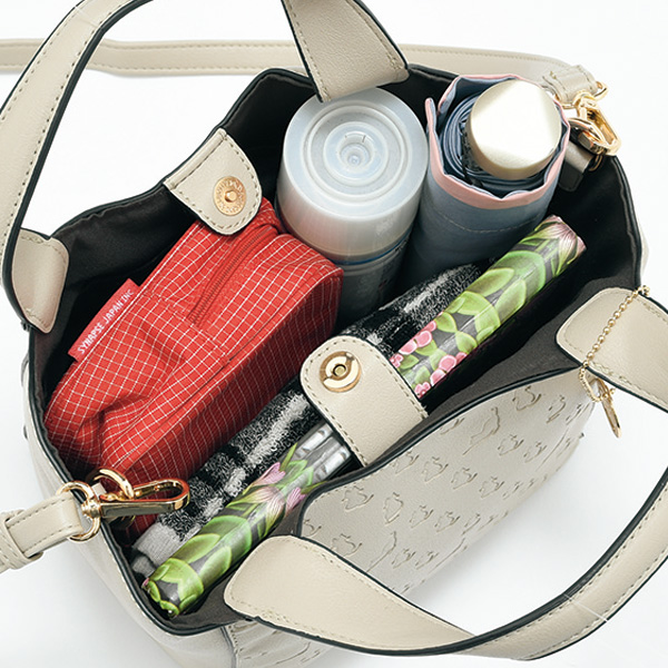 ネコ柄型押し2WAY手提げバッグ