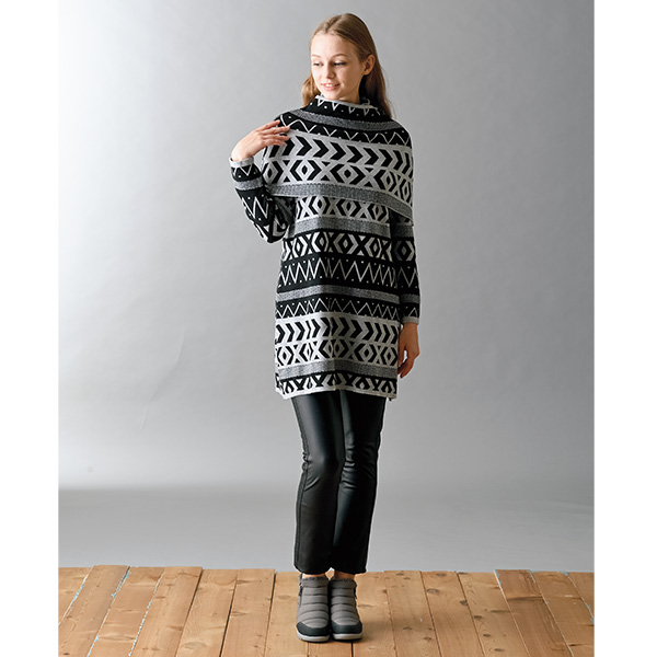 スヌード付 幾何学柄ロングニットワンピース