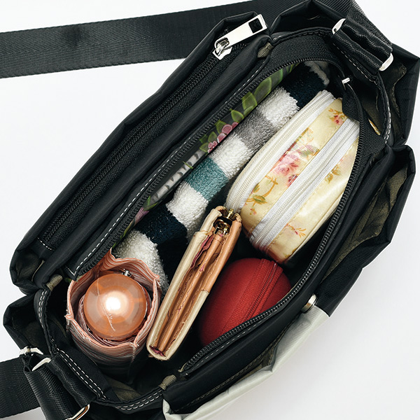 カラーブロックはっ水素材ショルダーバッグ