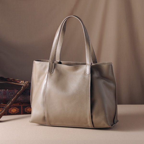 牛革タックトートバッグ