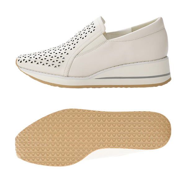 カリシモアルテ 牛革パンチングウォーキングシューズ Carissimo alte