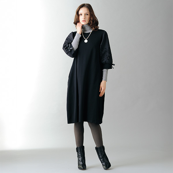 袖レースワンピース