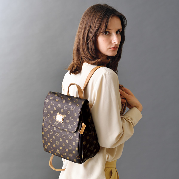 ルイ・ガルシア 3層式リュック LOUIS GARCIA