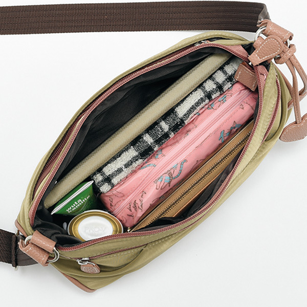 ハートチャーム付配色ショルダーバッグ