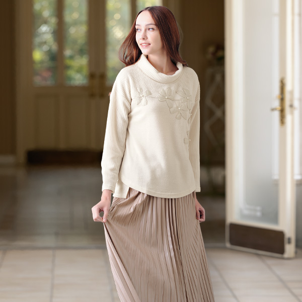 胸元花柄プルオーバー