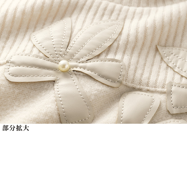 胸元花柄プルオーバー