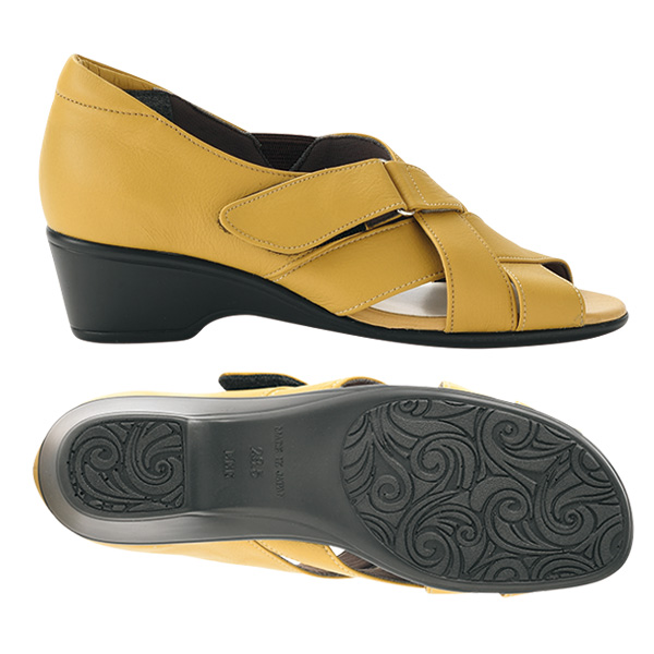 TS.SPORT 牛革甲ベルトクロスシューズ