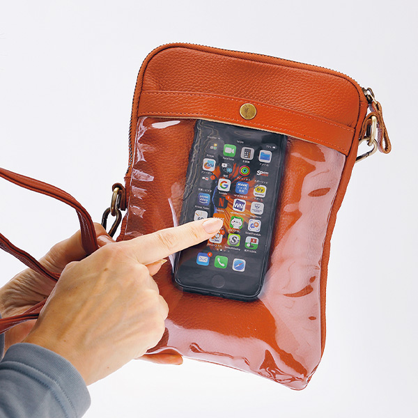 豊岡工房 スマホが触れる牛革ショルダーバッグ