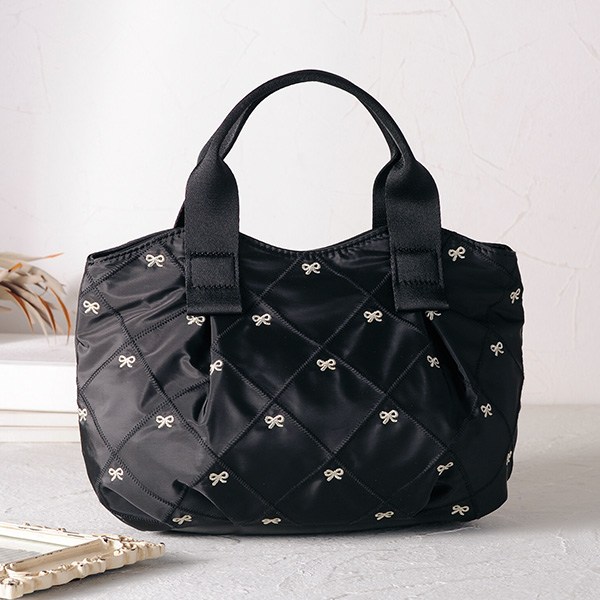 リボン刺しゅう手提げバッグ