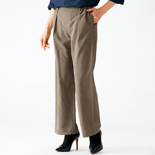 ソフトなスエード調お出かけセットアップ