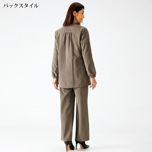 ソフトなスエード調お出かけセットアップ