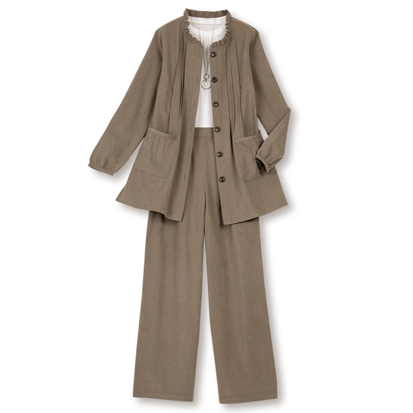 ソフトなスエード調お出かけセットアップ