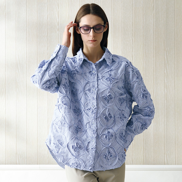 コード刺しゅうエレガントブラウス