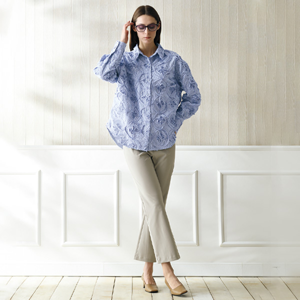 コード刺しゅうエレガントブラウス