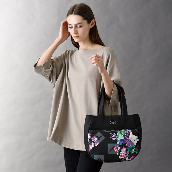 サボイ ラインストーン付きロゴ＆フラワー手提げ SAVOY