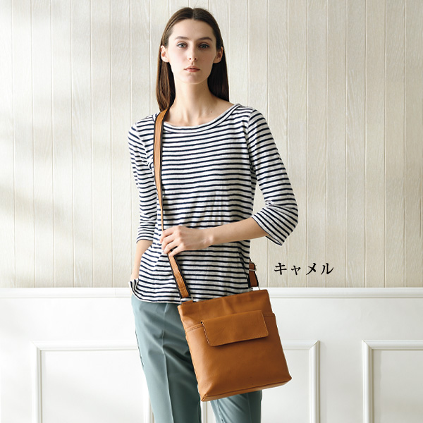 日本製牛革軽量ボディバッグ