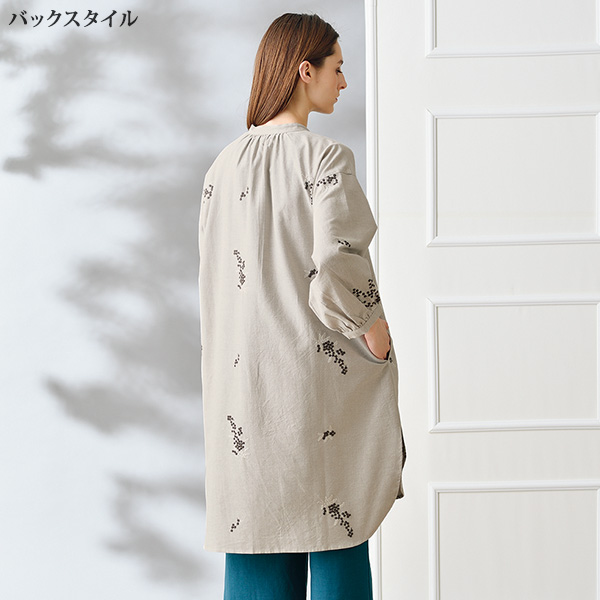 シャンブレー刺しゅうバンドカラーワンピース