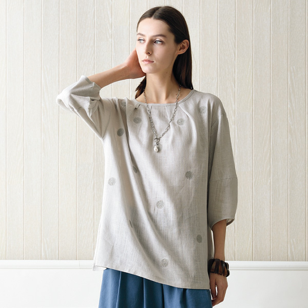 麻混刺しゅうオーバーブラウス