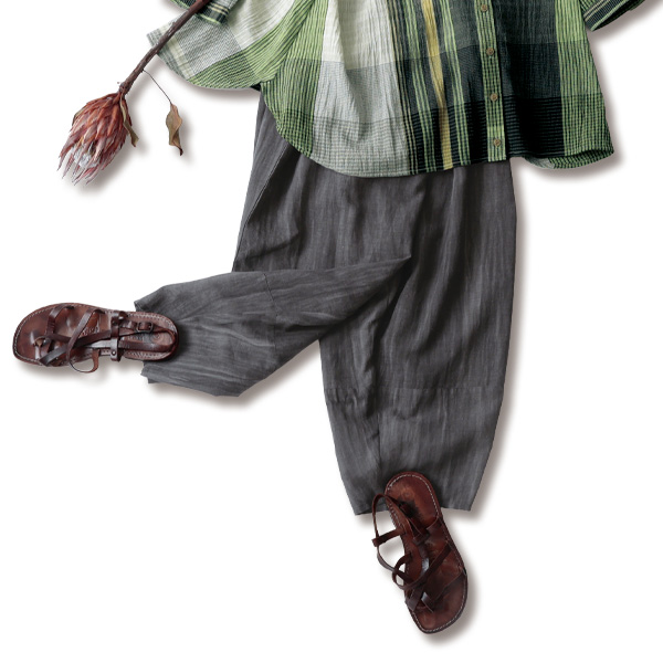 縦縞ピグメント染めエンザイムウォッシュコクーンパンツ