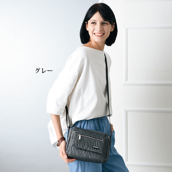 バラ柄多ポケットショルダーバッグ