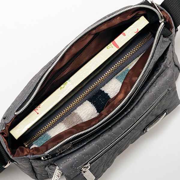 バラ柄多ポケットショルダーバッグ