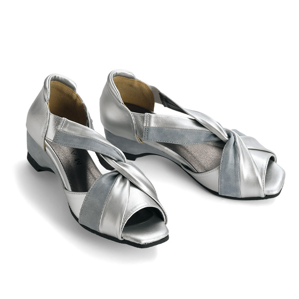 クロスデザインパンプス