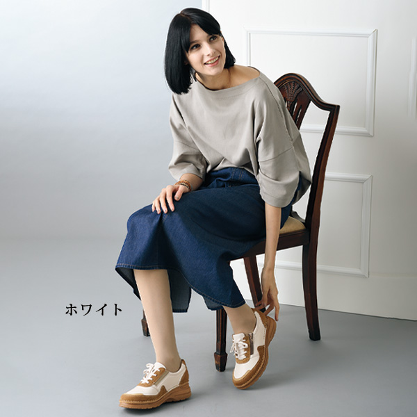 軽量山羊革スニーカー