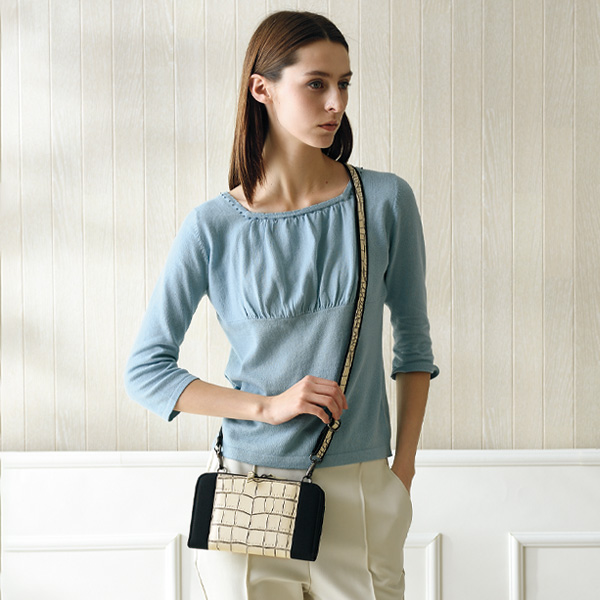 牛革クロコ型押し目地染めマルチポシェット