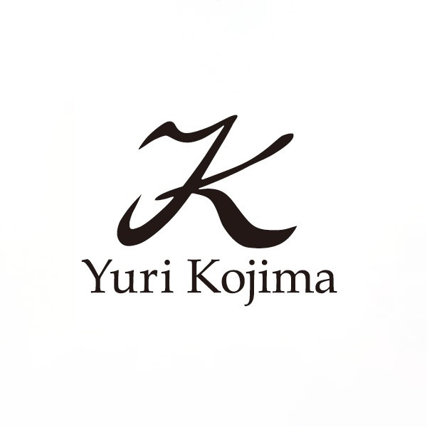 ユリ・コジマ シュリンク合皮生地多機能ショルダー Yuri Kojima