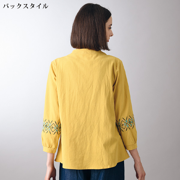 袖刺しゅうブラウス