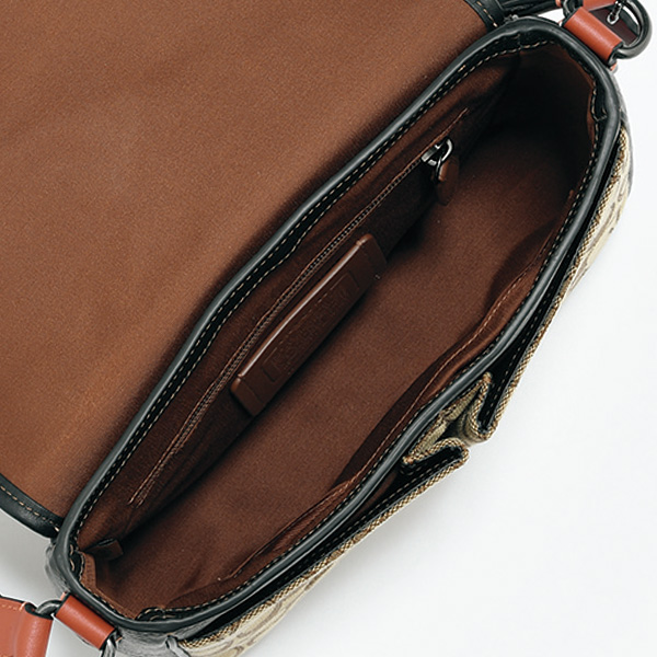 コーチ レザーフラップシグネチャーショルダーバッグ COACH