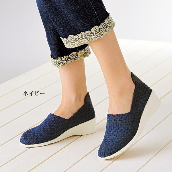 かかとが踏めるストレッチメッシュ軽量パンプス